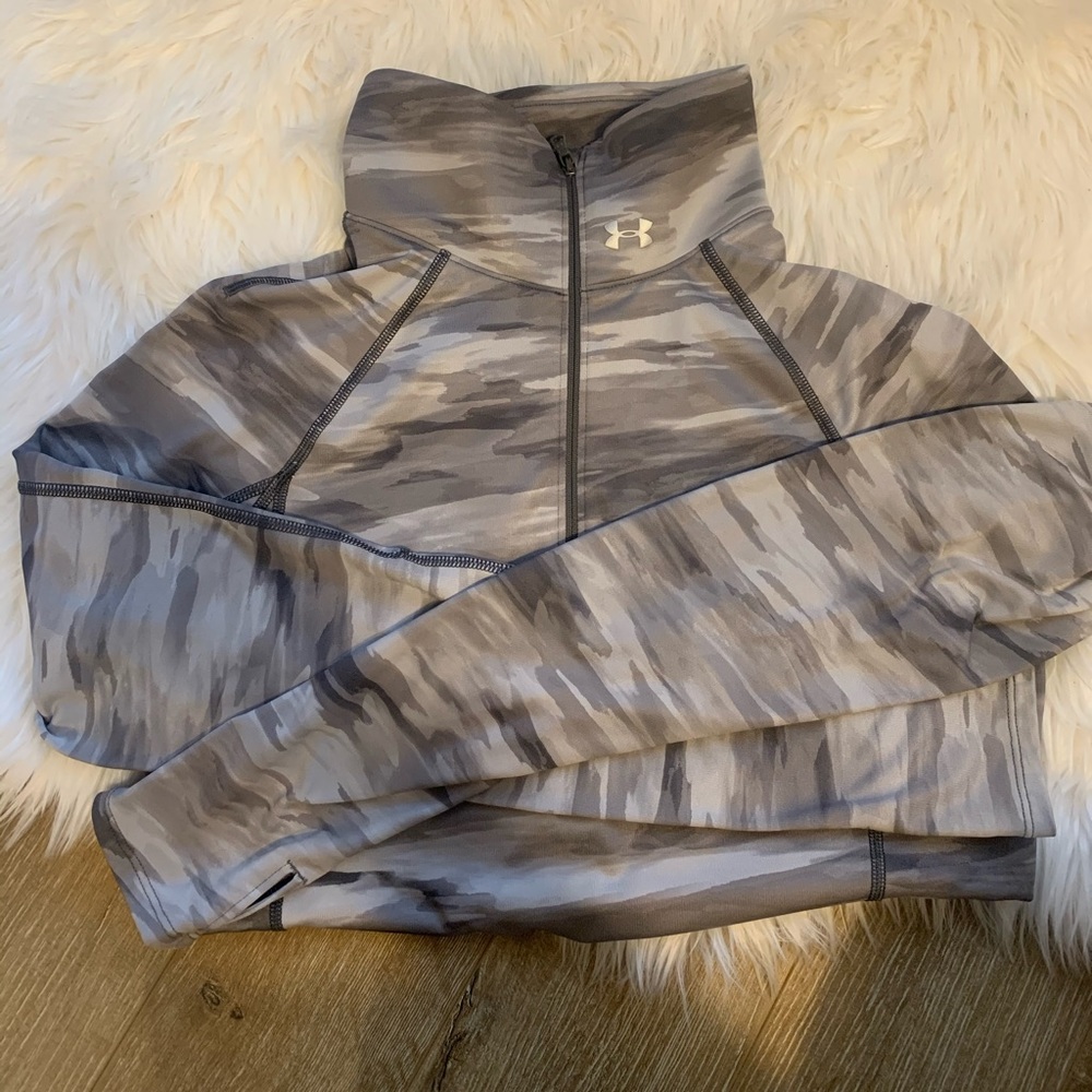 Women’s UnderArmour half-zip pullover